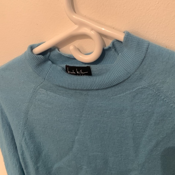 Stunning Light Aqua Nicole Miller Diagonal Cut 100% Merino Wool Crewneck SZ L😍 - Picture 3 of 8